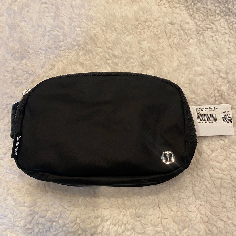 Lululemon Everywhere Belt Bag, BLACK, never worn, new with tags